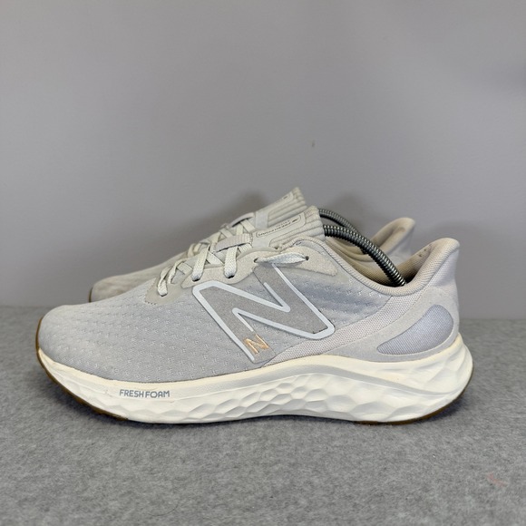 New Balance Shoes - New Balance Fresh Foam Arishi v4 Womens Shoes Size 9 Grey Sneakers WARISRG4
